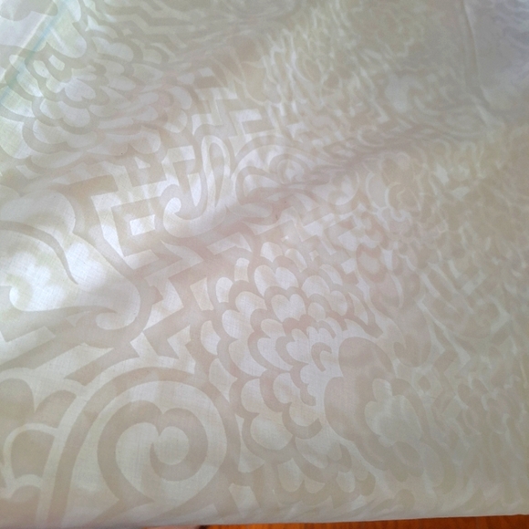 WHITE Cannon twin scroll pattern flat - Picture 5 of 12